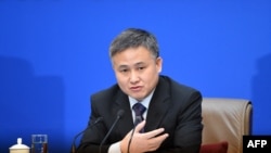 耶伦:中国人民银行党委书记潘功胜将被任命为中国央行新行长。