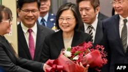 台湾总统蔡英文返台抵达桃园国际机场。(2023年4月7日)