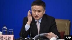 资料照:中国任命中国人民银行副行长潘功胜出任央行党委书记。