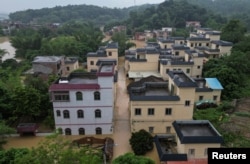 中国广东省清远市遭洪水袭击房屋被淹。(2024年4月22日)