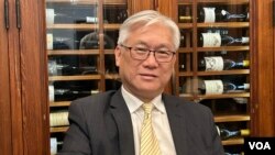 台湾在野党中国国民党副主席夏立言在华盛顿对华文媒体进行访美背景简报。(2024年4月12日,美国之音锺辰芳拍摄)