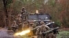 Sekumpulan tentara AS dan Filipina bergabung dalam latihan militer gabungan yang disebut "Balikatan" yang digelar di Fort Magsaysay, Nueva Ecija, Filipina, pada 13 April 2023. (Foto: Reuters/Eloisa Lopez)