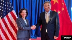 美国商务部长吉娜·雷蒙多和中国商务部长王文涛5月25日在华盛顿进行会晤 (图片来源:Twitter@SecRaimondo)