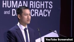 Nhà hoạt động Nguyễn Tiến Trung phát biểu tại Thượng đỉnh Geneva vì Nhân quyền và Dân chủ, ngày 15/5/2024. Photo YouTube Geneva Summit.