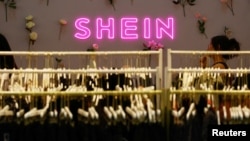 中国便宜服装品牌希音(shein)在新加坡一家商场里开设的商店。(2024年4月4日)