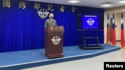 台湾国防部发言人孙立方在记者会上 (2023年4月12日)