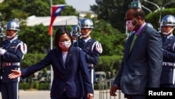 台湾总统蔡英文2022年10月欢迎斯威士兰国王姆斯瓦蒂三世(King Mswati III)到访。(路透社)