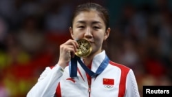 中国运动员陈梦在2024巴黎奥运会上获得乒乓球女子单打金牌。(2024年8月3日)