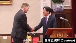 台湾副总统赖清德在台北会晤到访的美台商业协会访问团。(2024年1月24日)