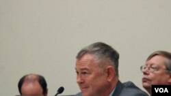 美国会共和党众议员罗尔巴克尔在国会听证会上(资料照片)