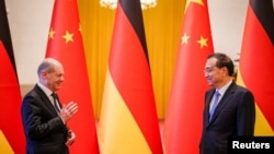 中国总理李克强在北京人大会堂会晤到访的德国总理朔尔茨。(2022年11月4日)