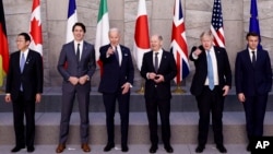 资料照:日本、加拿大、美国、德国、英国和法国领导人在布鲁塞尔参加G7峰会期间合影。(2022年3月24日)