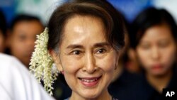 资料照片:缅甸领导人昂山素季在首都内比都出席缅甸企业家论坛。(2018年12月14日)