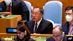 2022年4月7日,中国常驻联合国代表张军大使在纽约联合国总部举行的联合国大会上发言。(美联社)