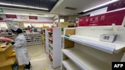 北京一家药店已经售光感冒用药。(2022年12月15日)