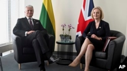 英国首相特拉斯与立陶宛总统吉塔纳斯·瑙塞达在纽约联合国总部举行双边会谈。(2022年9月20日)
