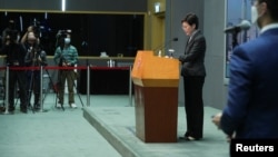 香港特首林郑月娥2022年1月31日举行的新闻会,宣布民政事务局长徐英伟辞职