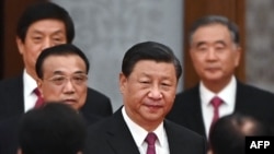资料照:中国领导人习近平和他的班子成员。