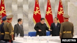 朝鲜领导人金正恩出席朝鲜劳动党中央军事委员会的扩大会议(2022年6月23日)