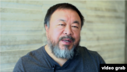 艾未未通过视频参与新学院的研讨会(视频截图)