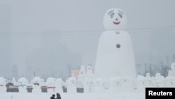 哈尔滨国际冰雪节,冰雕雪刻五光十色(29图)