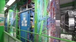 科学家探索宇宙起源 寻找最小的粒子 科学家探索宇宙起源 寻找最小的粒子