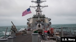 美国海军贝瑞号导弹驱逐舰(USS Barry)2020年11月21日进入南中国海执行任务(美国海军照片)