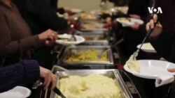 VOA英语视频:印第安纳大学感恩节大餐让留学生找到了家 VOA英语视频:印第安纳大学感恩节大餐让留学生找到了家