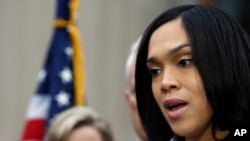 2015年5月1日巴尔的摩检察长玛丽莲·莫斯比(Marilyn Mosby)宣布起诉6名警察。