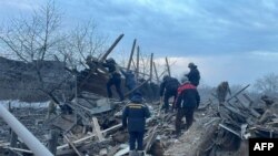 乌克兰顿涅茨克地区的波克罗夫斯克市遭到俄罗斯的导弹攻击,(2024年1月6日)