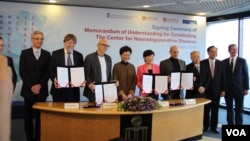 香港科技大学(HKUST)成立国际“神经退行性疾病研究中心” (美国之音记者申华拍摄)