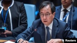 资料照片:日本常驻联合国代表山崎和之大使在纽约联合国总部的安理会发言。(2024年4月14日)