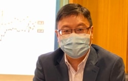 香港浸会大学政治及国际关系学系副教授陈家洛表示,北京修改香港选举制度后, 将来1,500人的”小圈子”选举委员会,选民身份将会更难饰别及验证, 收紧查册只会令公众觉得选举不公正不透明 (美国之音/汤惠芸)