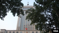2013年8月22日开审薄熙来案的济南中级人民法院。(美国之音东方拍摄)