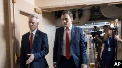 国会共和党联邦众议员迈克·加拉格尔(Mike Gallagher)在国会参加听证(2018年6月21日)。