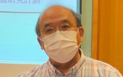 香港民意研究所副行政总裁 钟剑华 表示,民主党无人参选今届立法会选举,与多名”参选派”区议员宣誓后被DQ等因素有关 (美国之音汤惠芸)