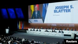 国际足联主席布拉特在瑞士苏黎世举行的第65届年度会议上发表讲话(2015年5月29日)
