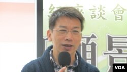 东吴大学政治系教授徐永明(美国之音张永泰拍摄)