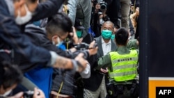 资料照:香港壹传媒创办人黎智英离开终审法庭。(2021年2月9日)
