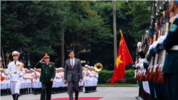 美国国防部长埃斯珀2019年11月20日访问越南检阅仪仗队(美国国防部照片)