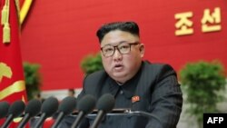 朝鲜领导人金正恩在朝鲜劳动党第八次代表大会上讲话。(2021年1月9日)