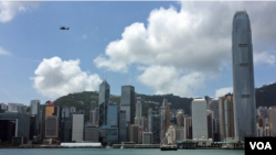香港岛国际金融中心远眺 (美国之音记者申华拍摄)