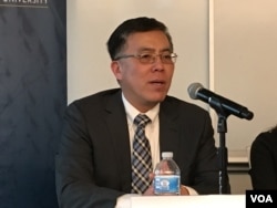 美国绮色佳大学文理学院院长、政治学教授王维正(美国之音钟辰芳拍摄)