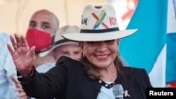 洪都拉斯左派反对党候选人希奥玛拉·卡斯特罗(Xiomara Castro)(路透社2021年11月20日)