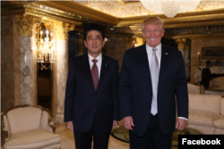 美国当选总统川普2016年11月17日会见日本首相安倍 (川普脸书网页照片)