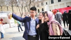 中国游客在伊朗自拍(2019年12月)。