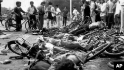 六四天安门民主运动被血腥镇压后的北京街头 (1989年6月4日 资料照片)