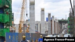 资料照片:内罗毕高速公路工程。