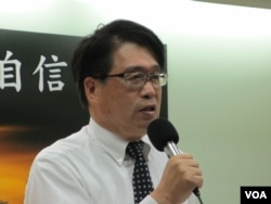 台湾民意基金会董事长游盈隆 (美国之音张永泰拍摄)