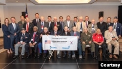 2024年10月从全美各地赶来的参加过 长津湖战役的陆战一师老兵与感谢他们的韩国企业以及韩国使馆代表聚集在华盛顿近郊庆祝当年的战绩,缅怀逝去的战友。(照片由韩国跨国公司Dongwon/StarKist提供)